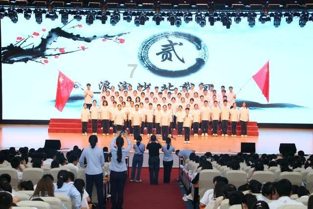 探索开衩裙性感又不夸张,要如何搭配更时尚?,解决你的疑惑